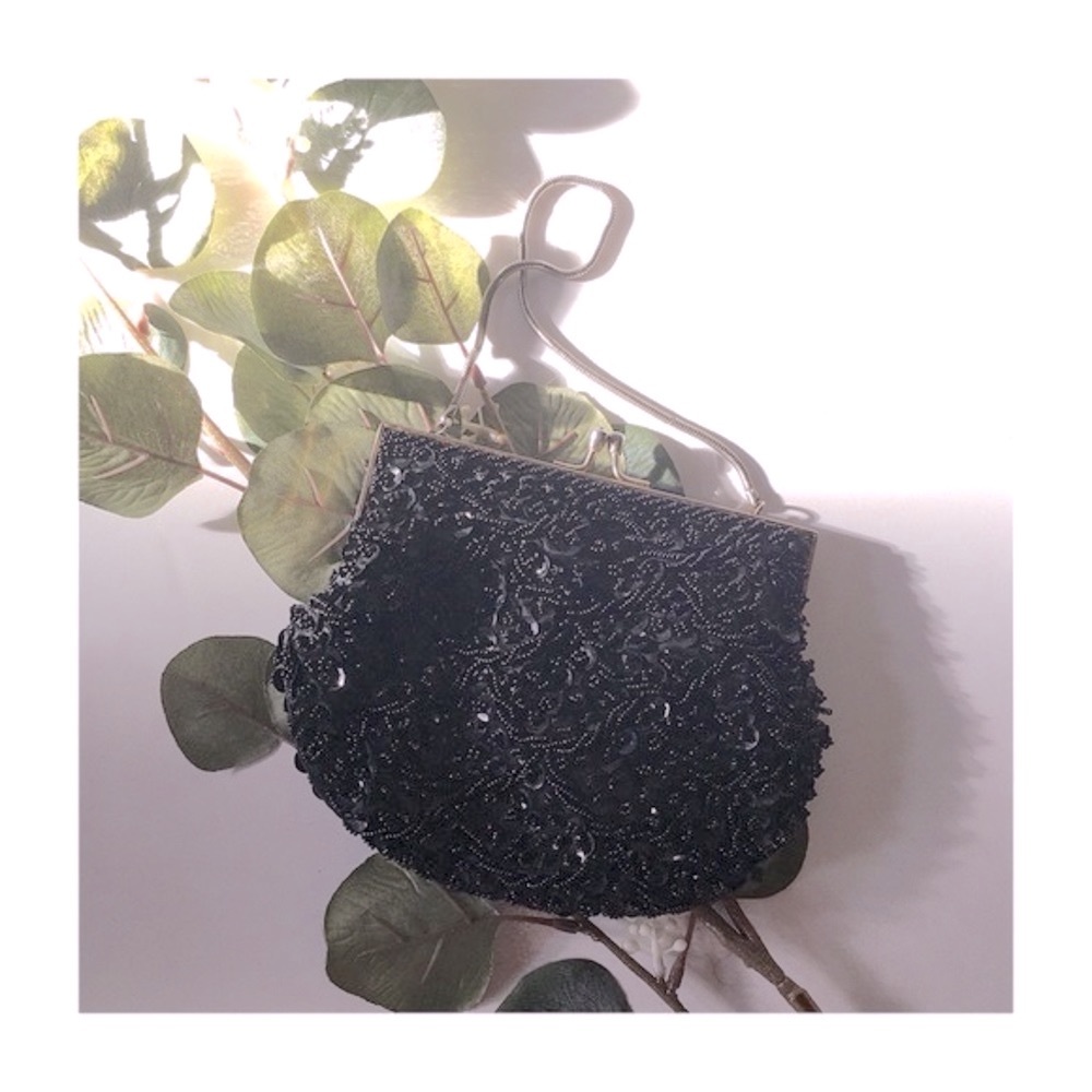 Vintage Black Beaded Kiss Lock Top Handle Bag